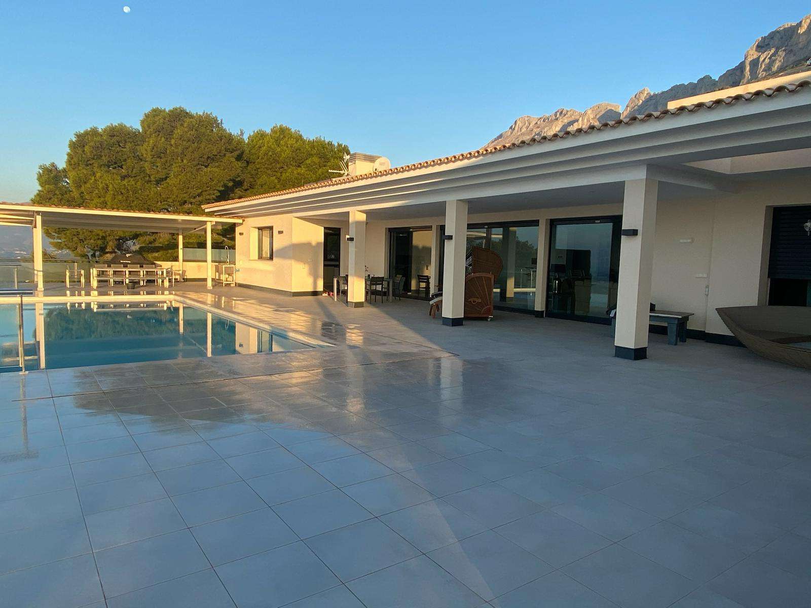 Chalet Avenida principal de la sierra. Chalet en altea hills — 2