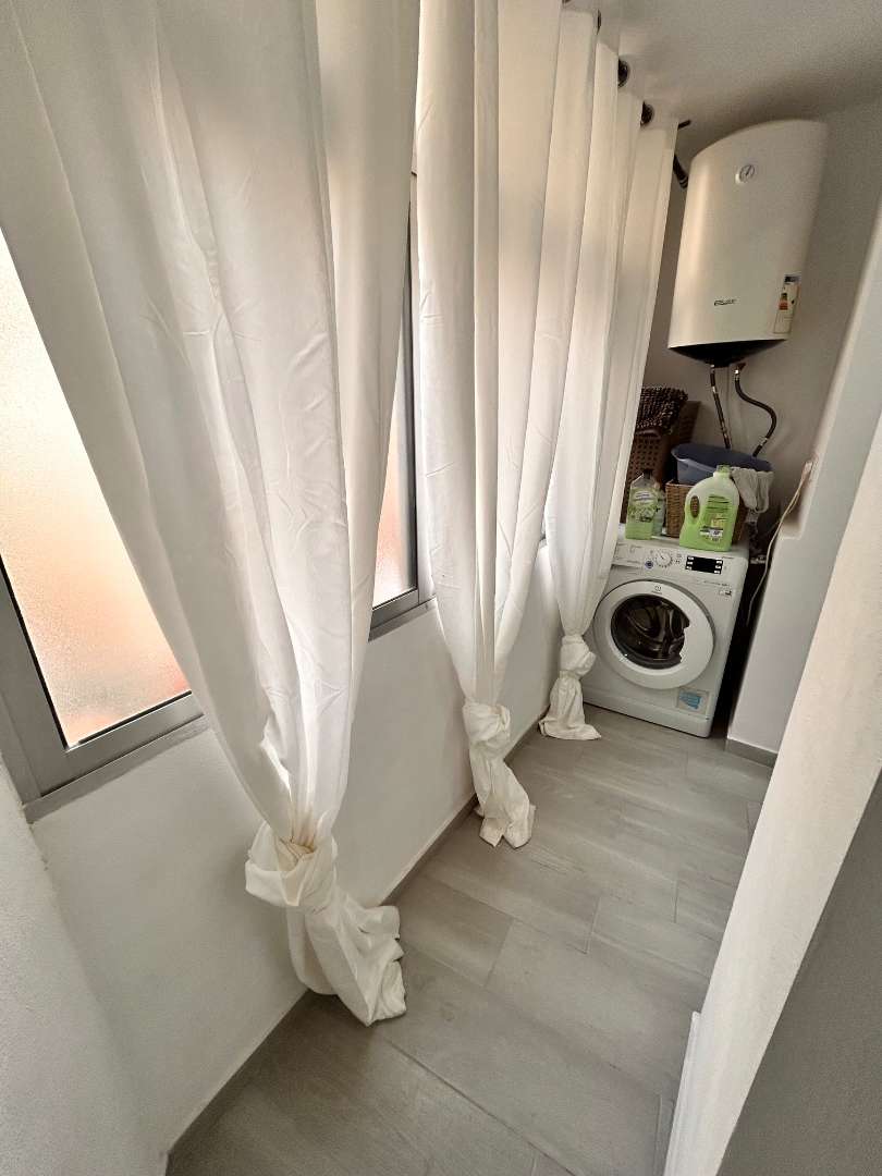 Piso en venta en Calle Jaime Segarra, Carolinas Bajas — 4